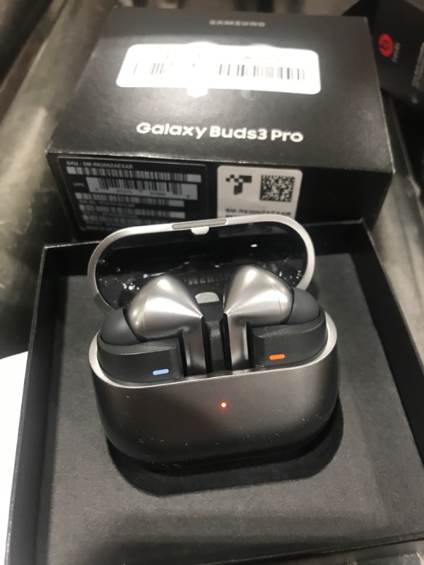 Photo 1 of Samsung Galaxy Buds 3 Pro AI True Wireless Bluetooth Earbuds, Noise Cancelling, Sound Optimization, Redesigned Comfort Fit, Silver [US Version, Amazon Exclusive, 2Yr Warranty]