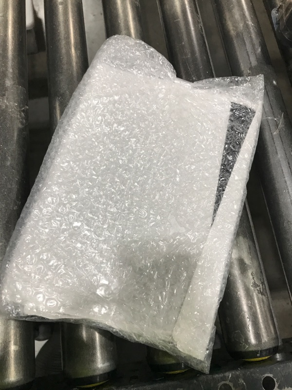 Photo 1 of IPAD PRO 
MODEL UNKOWN