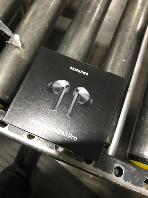 Photo 1 of Samsung Galaxy Buds 3 Pro AI True Wireless Bluetooth Earbuds, Noise Cancelling, Sound Optimization, Redesigned Comfort Fit, Silver [US Version, Amazon Exclusive, 2Yr Warranty]