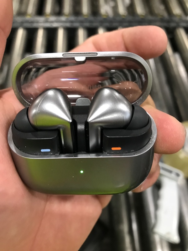 Photo 1 of Samsung Galaxy Buds 3 Pro AI True Wireless Bluetooth Earbuds, Noise Cancelling, Sound Optimization, Redesigned Comfort Fit, Silver [US Version, Amazon Exclusive, 2Yr Warranty]