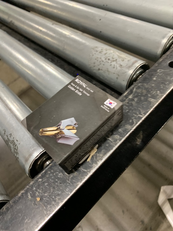 Photo 1 of [MADE IN KOREA] ROYAL Gold Nose hair trimmer for men, Golden Birdie, Allergy-free, Manual, Battery-free, Waterproof, Painless with Twelve Dual-Edged blades, Patented Mechanism ET-4PG