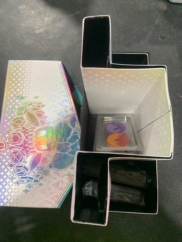 Photo 1 of Pokemon TCG: Scarlet & Violet—Prismatic Evolutions Elite Trainer Box