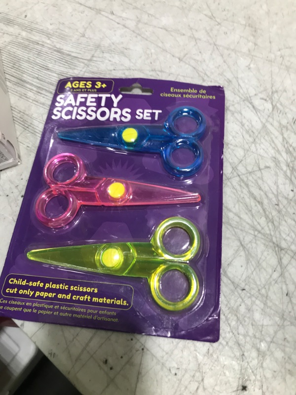 Photo 1 of Safety scissors set