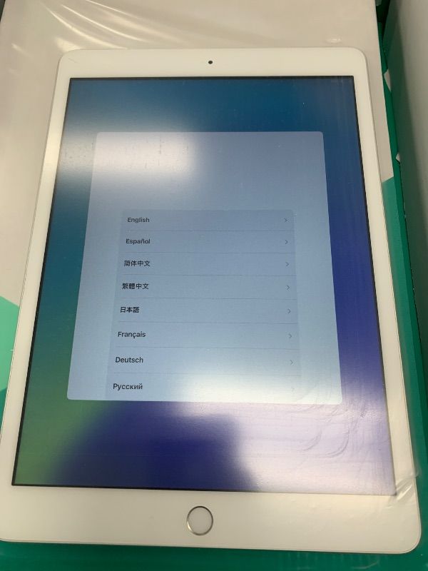 Photo 1 of Apple 2020 iPad (10.2-inch, WiFi, 128GB) - Silver (Renewed Premium)