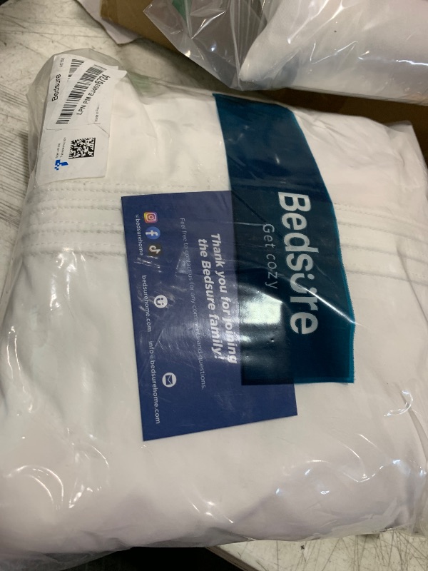 Photo 1 of Bedsure Luxury Hotel Duvet Cover Queen Size, 100% White Cotton Rope Weave Bedding Set, Includes 1 Duvet Cover 90x90 Inches with Hidden Zipper & 2 Pillow Shams, Comforter Sold Separately