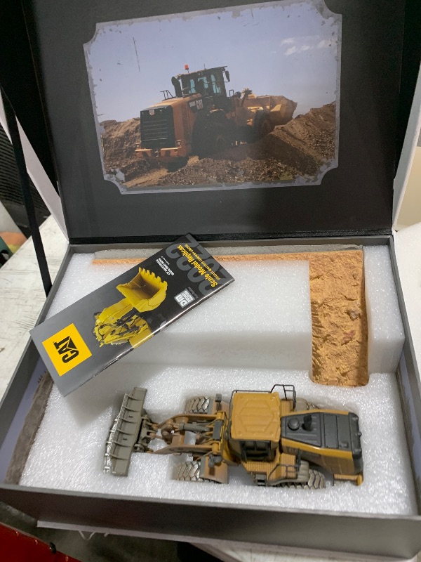 Photo 1 of Scale Caterpillar 966M Wheel Loader, Weathered Series Cat Trucks & Construction Equipment Model 85703
