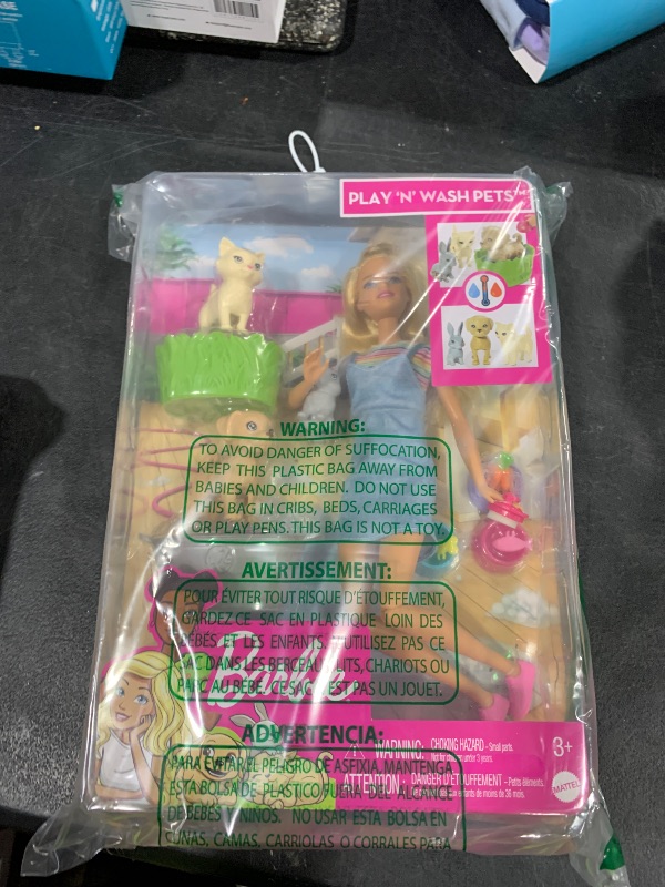 Photo 1 of Barbie Play 'n Wash Pets Playset with 3 Color-Change Animals & 10 Toy Accessories, Blonde Fashion Doll with Blue Eyes
