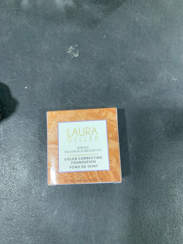 Photo 1 of LAURA GELLER NEW YORK Award-Winning Baked Balance-n-Brighten Color Correcting Powder Foundation - Medium - Buildable Light to Medium Coverage - Demi-Matte Natural Finish