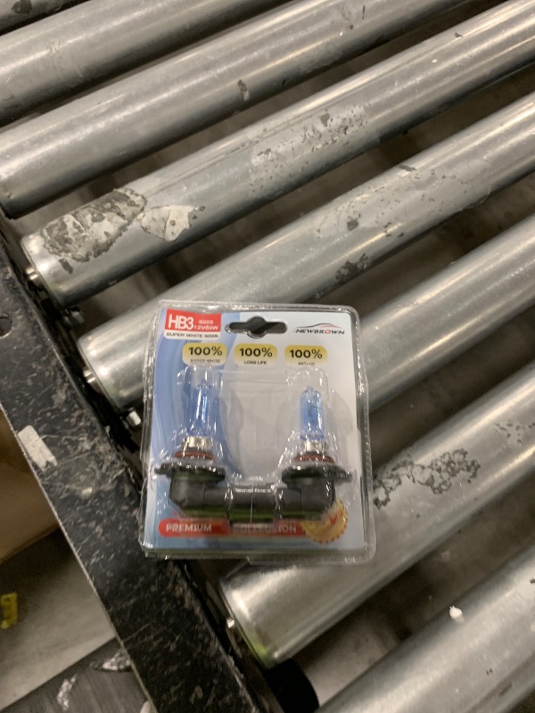 Photo 1 of NEWBROWN 9005 Headlight Bulbs HB3 9005 Halogen Bulb 5000K Super White Light Long Life Replacement P20D 12V/60W (9005/HB3, 2 Pack)