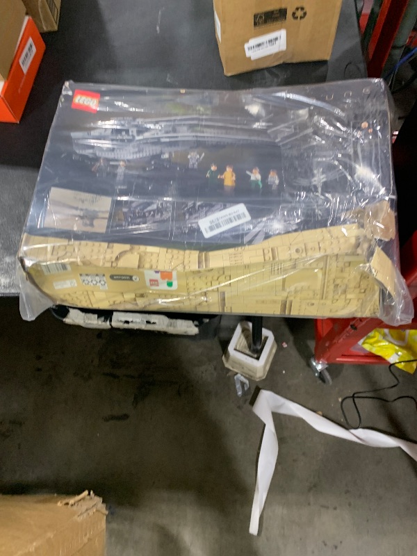 Photo 1 of LEGO Icons Dune Atreides Royal Ornithopter 10327, Collectible Dune Inspired Model for Build and Display, Adult Gift Idea for Sci-Fi Movie Fans, 8 Dune Minifigures