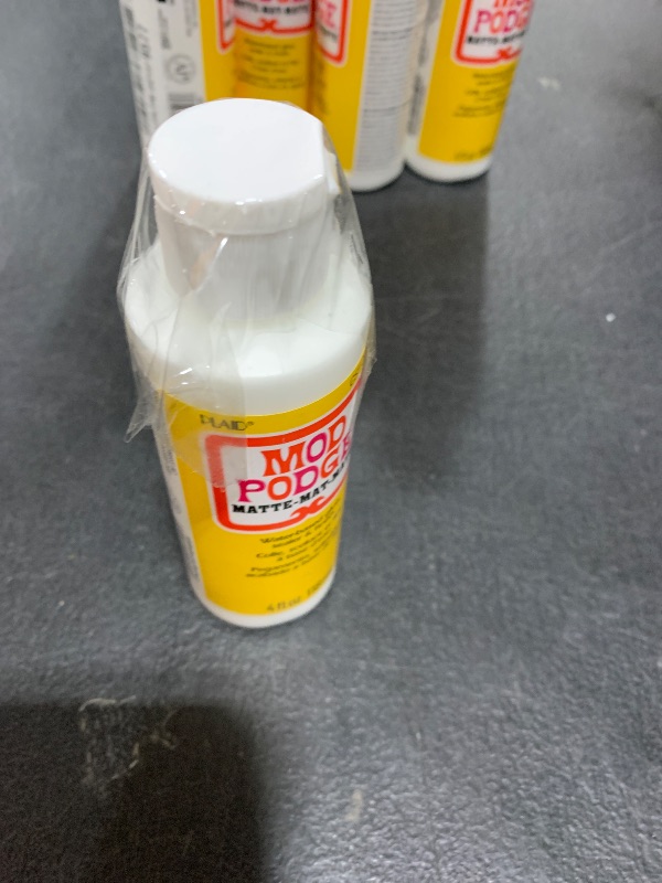 Photo 1 of MOD PODGE Matte Sealer, Glue & Finish: All-in-One Craft Solution- Quick Dry, Easy Clean, for Wood, Paper, Fabric & More. Non-Toxic - Craft with Confidence, Made in USA, 4 oz., Pack of 1