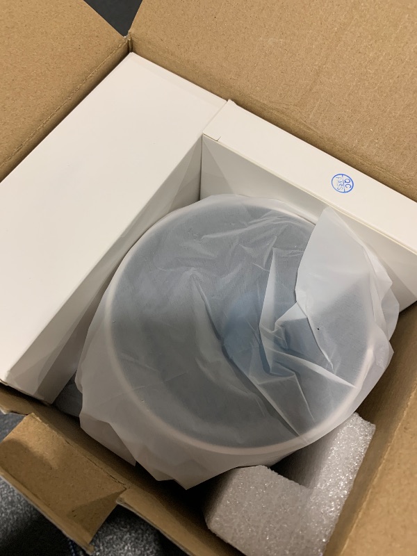 Photo 1 of ?Electric Focus?Magcubic Mini Projector 4K Support, Portable Projector with WiFi 6 and Bluetooth 5.4, Smart Proyector, 5W Soundbase Speaker, 180° Rotation for Home Theater HY300 Ultra