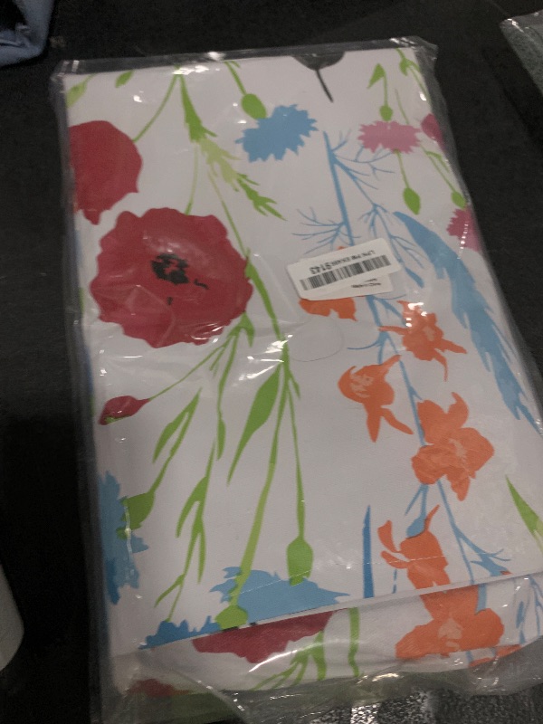 Photo 1 of misaya Rectangle Vinyl Tablecloth, Fitted Table Cover, 100% Waterproof, Elastic Edge, Flannel Backing, Plastic Table Cloth Fit 8 Foot Folding Tables for Picnic, Camping, Outdoor (Flowers, 30x96 inch)