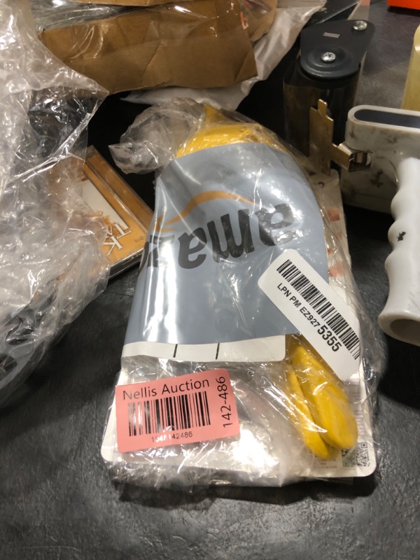 Photo 1 of Chef'n Freshforce Citrus Juicer (Lemon), 10.25 long
