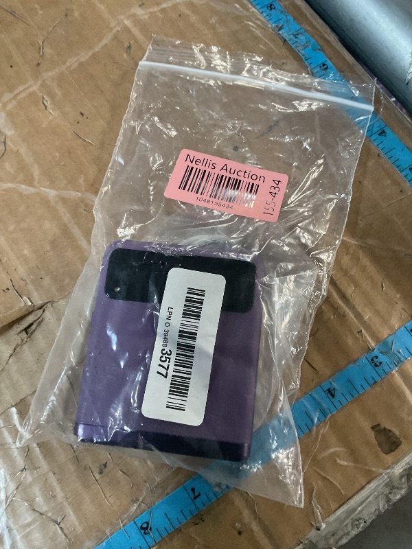 Photo 1 of ***PARTS ONLY***

Motorola razr | 2023 | Unlocked | Made for US 8/128 | 32MP Camera | Summer Lilac, 73.95 x 170.82 x 7.35mm