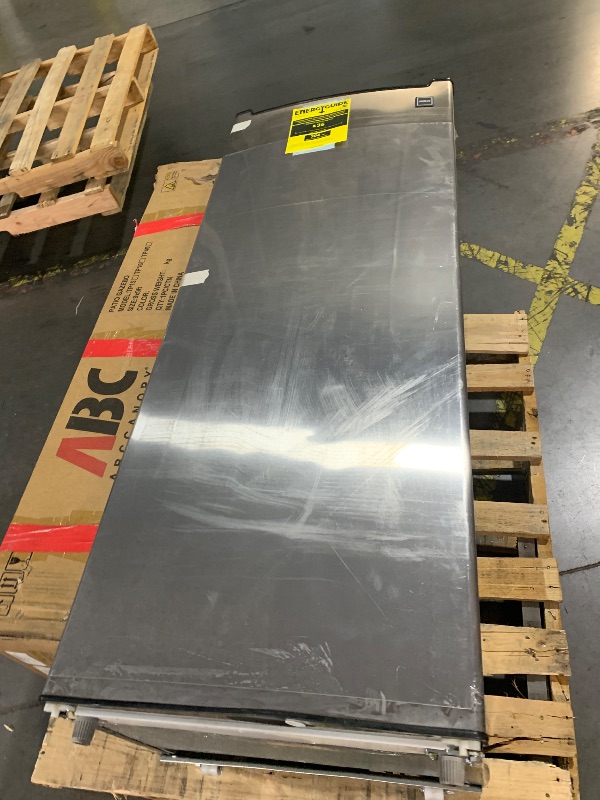Photo 1 of ************NON-FUNCTIONAL, NEED REPAIR********************
ARCTIC CHEF RFRF695 Upright Freezer, 6.5 cf Stainless