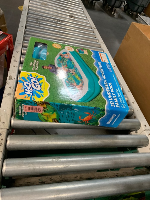 Photo 1 of ***(MISSING A PAIR OF GOGGLES)****H2OGO! 3D Undersea Adventure Pool
