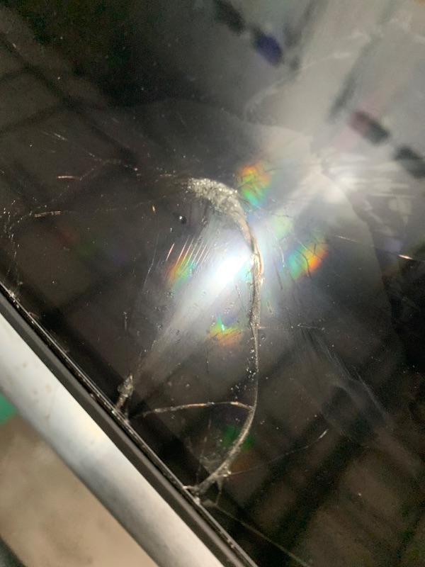 Photo 1 of ***Broken T.V.***SCREEN IS CRACKED***Samsung 50-Inch Class Crystal UHD U8000F 4K Smart TV (2025 Model) Endless Free Content, Crystal Processor 4K, MetalStream Design, Knox Security, Alexa Built-in