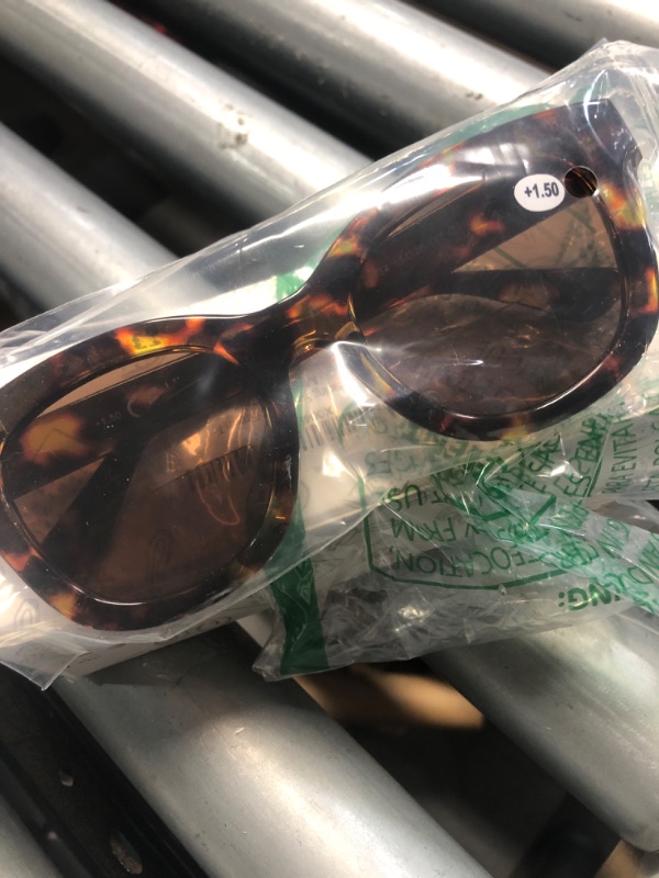 Photo 1 of (see all images) ZESAKER Oversized Bifocal Reading Sunglasses for Women Men UV400 Protection Outdoor Reader Sunglasses Stylish Sun Glasses (Brown Tortoise, 1.5)