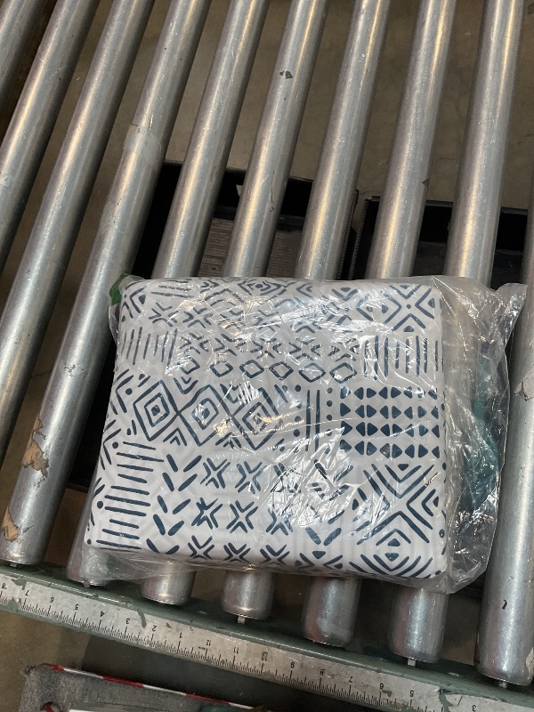 Photo 1 of  INDIGO INK Blue & White 4pc Queen Sheet Set 1 flat sheet/1 fitted/2 pillowcases