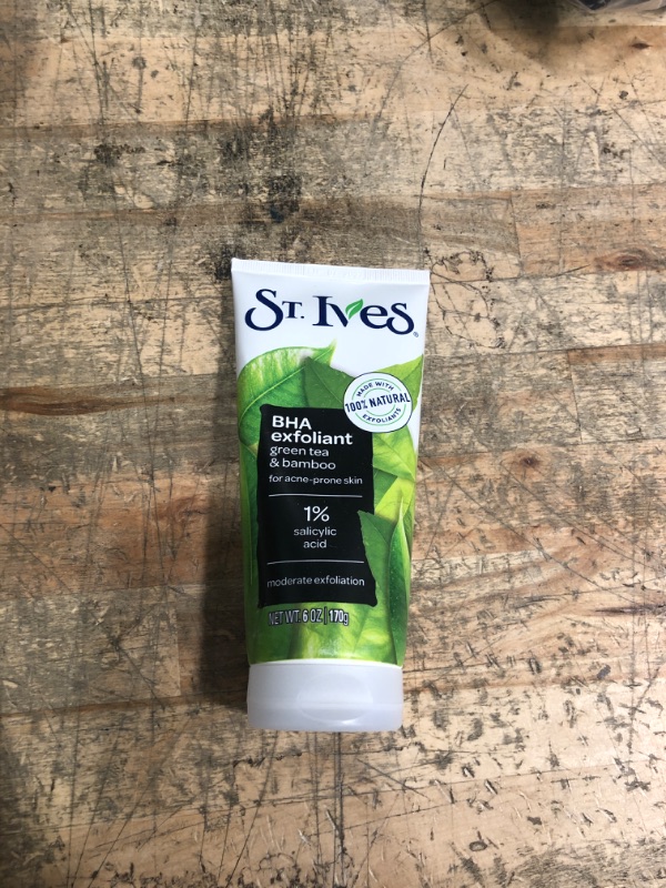 Photo 1 of St. Ives Blackhead Clearing Face Scrub - Green Tea and Bamboo - 6oz
