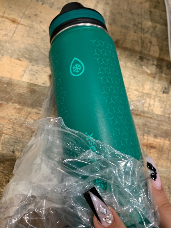 Photo 1 of (used) ThermoFlask 24 oz Double Wall Vacuum Insulated Stainless Steel of Water Bottles, Black/Malachite
