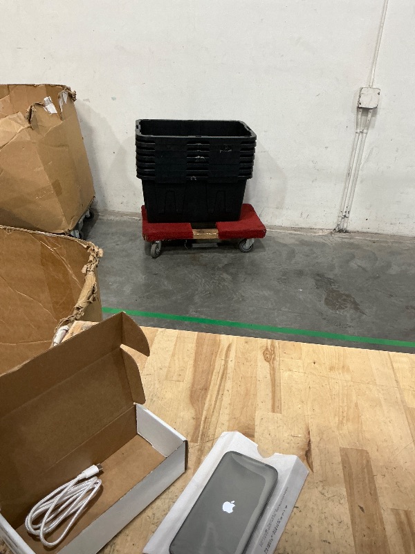 Photo 1 of Apple iPhone 16 Pro, US Version, 256GB, Black Titanium - Unlocked (Renewed)