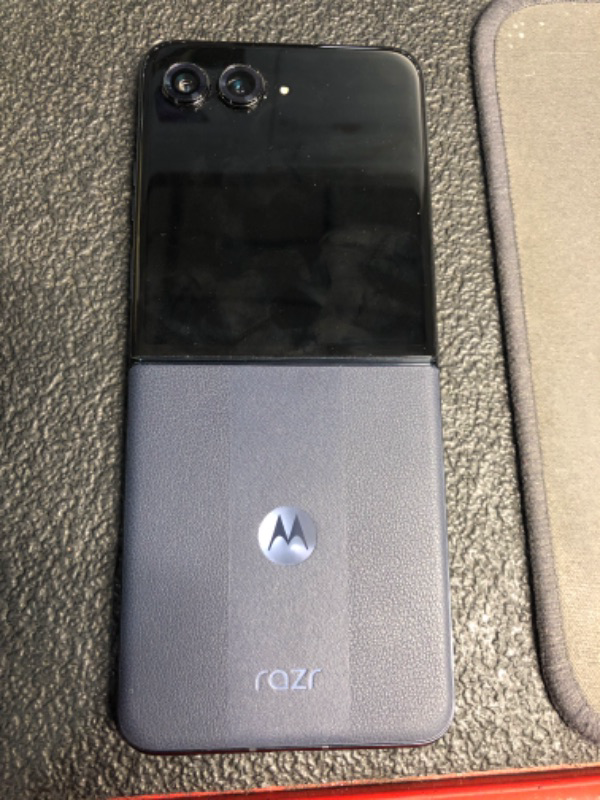 Photo 1 of ***(PARTS ONLY/ LOCKED/ NON FUNCTIONAL)***Motorola razr+ | 2024 | Unlocked | Made for US 12/256 | 50MP Camera | Midnight Blue