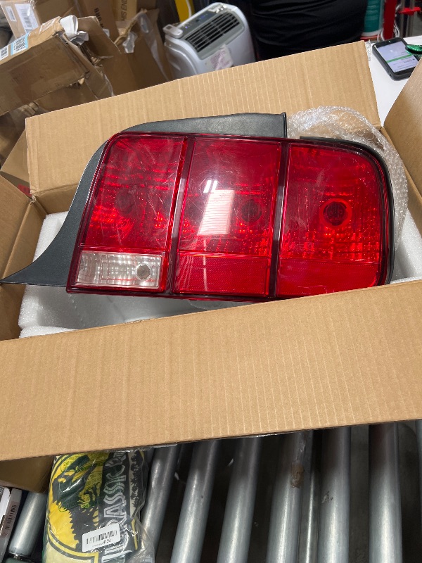 Photo 1 of ***MISSING HARDWARE***
Replacement 2005-2009 Ford Mustang - Driver and Passenger Side Halogen Tail Light, Without bulb(s), OE Replacement