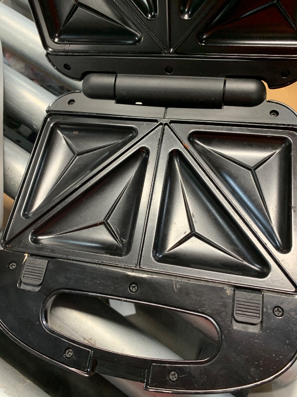 Photo 1 of (used)(see images) BLACK+DECKER 3-in-1 Waffle Iron, WM2000SD, Grill and Sandwich Press, Non-Stick Removable Plates, Space Saving Compact Design