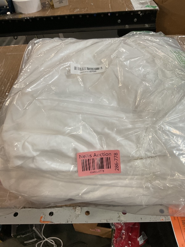 Photo 1 of (USED/FAIR) (BAGGED) Mayfair Linen 100% Egyptian Cotton King Size Sheets Set - 4 PC Luxury Set, 600 Thread Count Egyptian Cotton Sheets King Size (White), Ultra Soft, Cooling, 16" Deep Pocket Sateen Weave Hotel Bedsheet