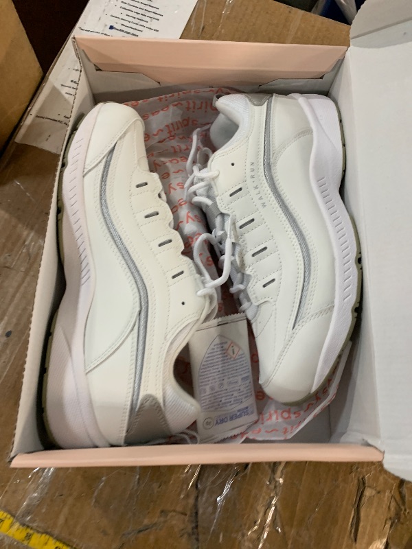 Photo 1 of (8.5) (used/fair) Easy Spirit womens Romy Sneaker, White 131, 8.5 Wide US
