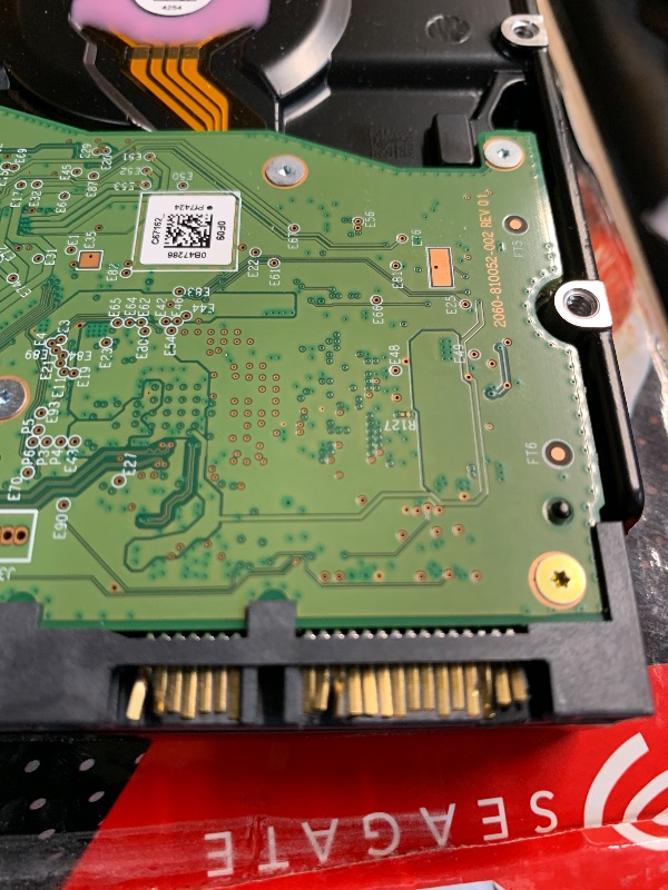 Photo 1 of ***(MAJOR DAMAGE/ PARTS ONLY)***Western Digital 8TB WD Blue PC Internal Hard Drive HDD - 5640 RPM, SATA 6 Gb/s, 256 MB Cache, 3.5" - WD80EAAZ