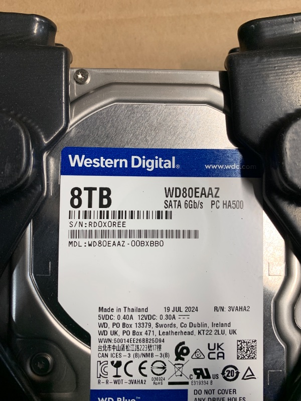 Photo 1 of ***(MAJOR DAMAGE/ PARTS ONLY)***Western Digital 8TB WD Blue PC Internal Hard Drive HDD - 5640 RPM, SATA 6 Gb/s, 256 MB Cache, 3.5" - WD80EAAZ