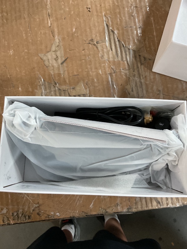 Photo 1 of Hieha Rv Tire Pressure Monitoring System, 7.84” Solar TPMS for Rv Travel Trailer Coach Truck Fifth Wheel Motorhome with 6 Sensors, Real-time Monitoring Pressure and Temperature(0~198PSI)