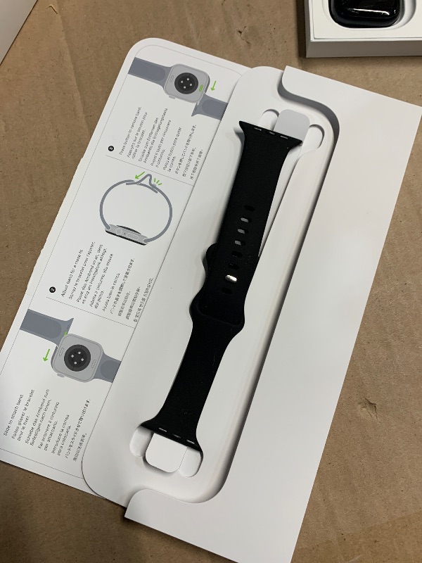Photo 1 of (PARTS) (DAMAGED) (NOT FUNCTIONAL) Apple Watch Series 8 (GPS + Cellular, 45mm) - Midnight Aluminum Case with M/L Midnight Sport Band (Renewed Premium)