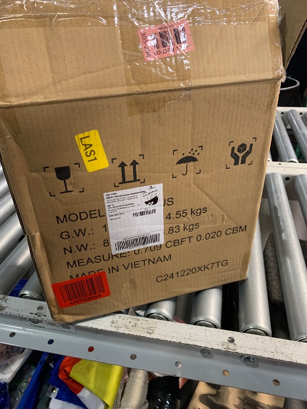 Photo 1 of ***(PARTS ONLY/ MAJOR DAMAGE/ SEE NOTES)***Amazon Basics 8-Sheet Cross Cut Paper Shredder and Credit Card Shredder - Black