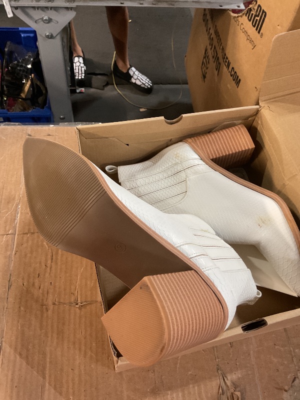 Photo 1 of (SIZE 9) (SCUFFED) Imily Bela Womens Ankle Boots Pointed Toe Chunky Stacked Mid Heeled Booties 09
