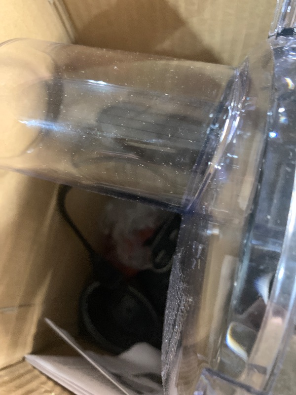 Photo 1 of ***(PARTS ONLY/ NON FUNCTIONAL)***BLACK+DECKER Food Processor and Vegetable Chopper, Stainless Steel Blade, 8-Cup Capacity, 450W Power with Attachments to Shred, Slice, Mince, Grind, and Puree