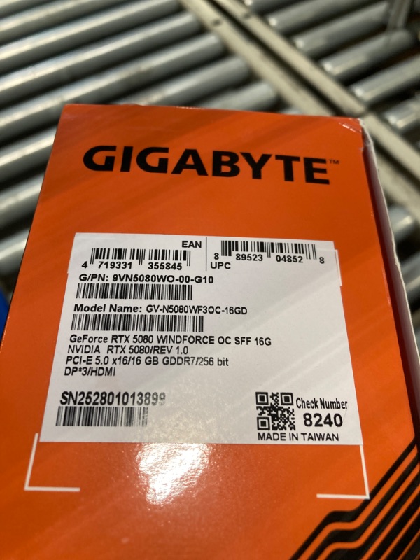 Photo 1 of ***NON FUNCTIONAL, FOR PARTS ONLY*** GIGABYTE GeForce RTX 5080 WINDFORCE OC SFF 16G Graphics Card, WINDFORCE Cooling System, 16GB 256-bit GDDR7, GV-N5080WF3OC-16GD Video Card