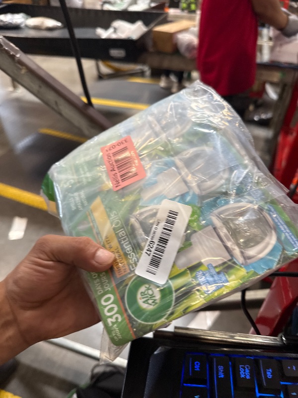 Photo 1 of **ONLY 3***Air Wick Scented Oils 0+5 Blue Agave and Bamboo?