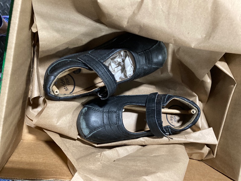 Photo 1 of ***VERY USED***
Stride Rite Girls Claire Xw-K Ballet Flat, Black, 13 Wide Little Kid
