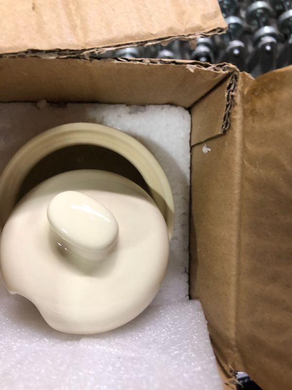 Photo 1 of ***SPOON MISSING***LEETOYI Porcelain Honey Jar with Lid and Honey Dipper,Ceramic Honey pot,12oz (Beige)