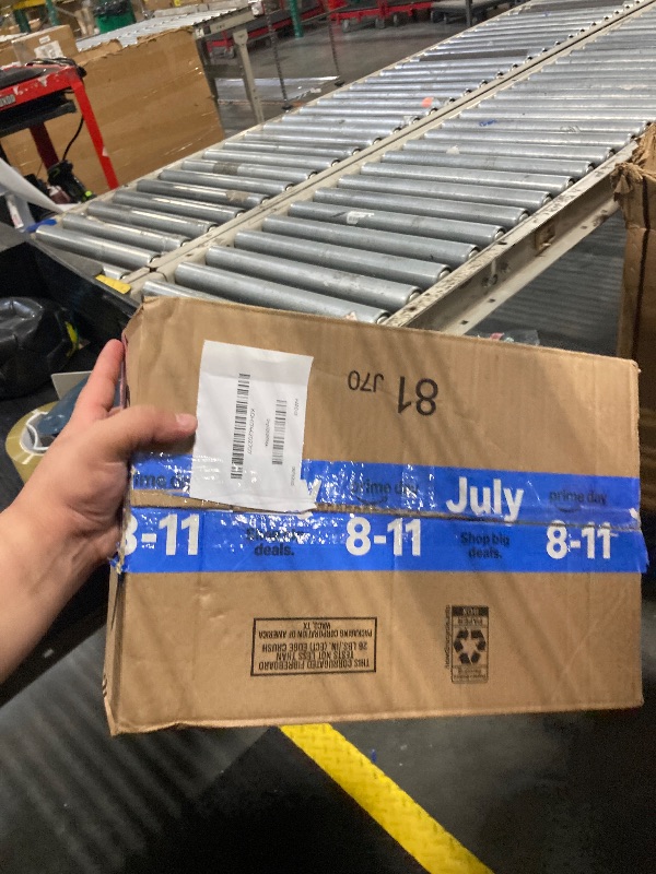 Photo 1 of *****USED****Heating Pad,Electric Heating Pads for Back,Neck,Abdomen,Fathers Day Dad Gifts,Moist Heating Pad for Shoulder,Knee,Arms,Legs,Dry/Moist Heat & Auto Shut Off,Birthday Gifts for Men(Light Gray, 24''×12'')