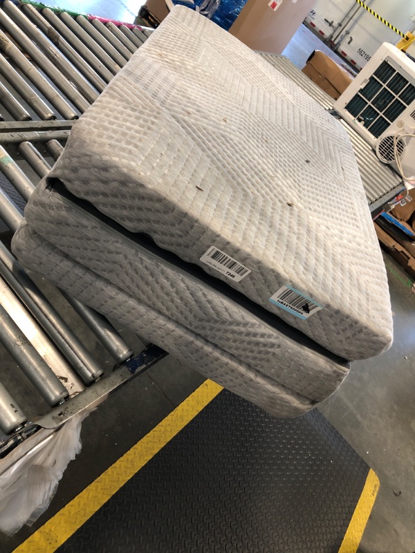 Photo 1 of ***DIRTY, NEEDS TO BE WASHED***MLILY Tri-Fold Memory Foam Mattress, 4 inch Twin Folding Mattress with Collapsible and Washable Cover, Travel and Guest Mat, 75"×38"×4", Grey