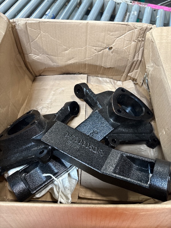 Photo 1 of ***ONLY SPINDLES SUSPENSION IN BOX**
Rough Country 4" Lift Kit w/ M1 Shocks for 2009-2018 Ram 1500 2WD - 30740