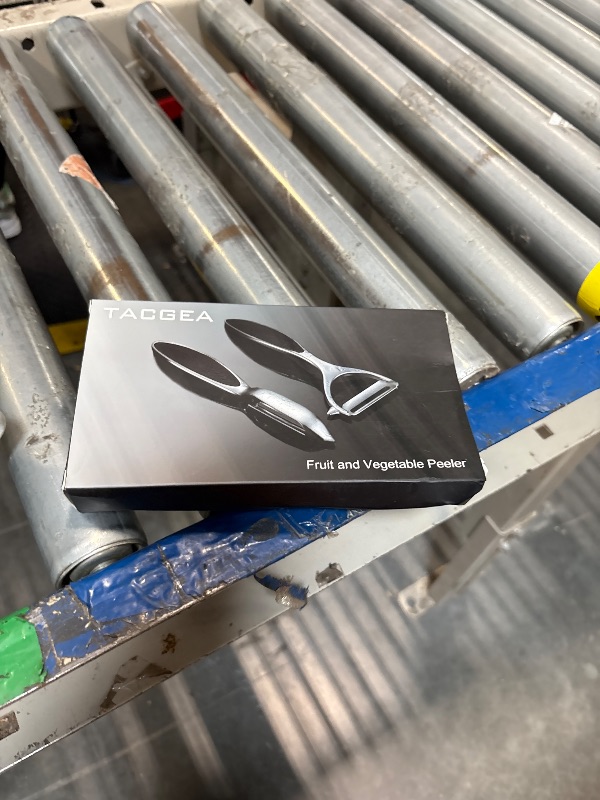 Photo 1 of **ONLY ONE **
TACGEA Vegetable Peeler for Kitchen, Potato Peelers for Fruit Straight Blade, Durable Non-Slip Handle, Set of 2