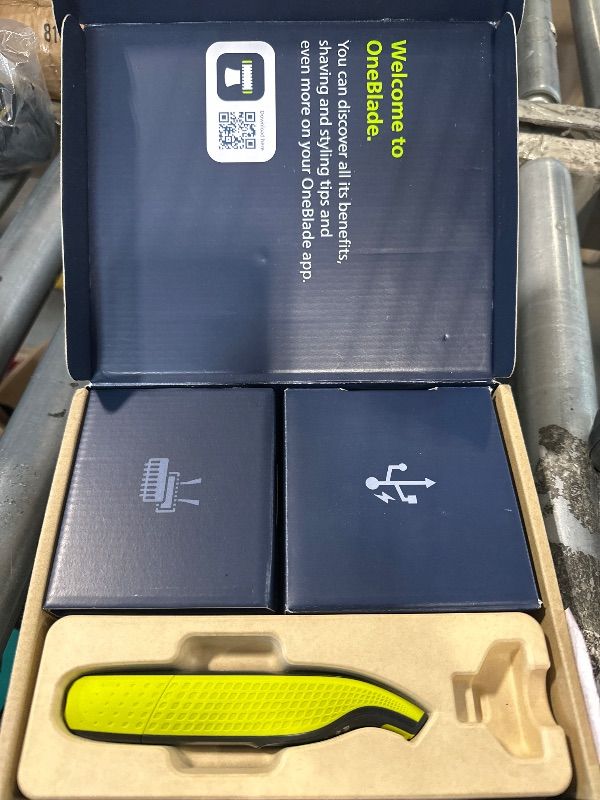 Photo 1 of **MISSING REPLACEMENT HEADS** Philips Norelco OneBlade 360 Hybrid Face, Electric Beard Trimmer and Shaver, with 360 Blade Technology, 1x 360 Blade for Face, 5in1 Adjustable Comb, Model QP2724/90