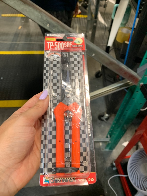 Photo 1 of Chikamasa TP-500SRF Ultra-Light Japanese Trimming Scissors Stainless Steel Curved Blades with Fluorine Coating