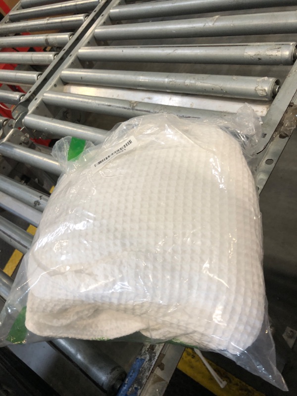 Photo 1 of ***ONLY ONE ROBE FOR WOMEN****   Waffle Knit Lightweight Kimono Spa & Bath Robes for Women - Quick Dry - Soft (US, Alpha, One Size, Regular, Regular, WHITE)